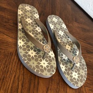 Coach flip flops